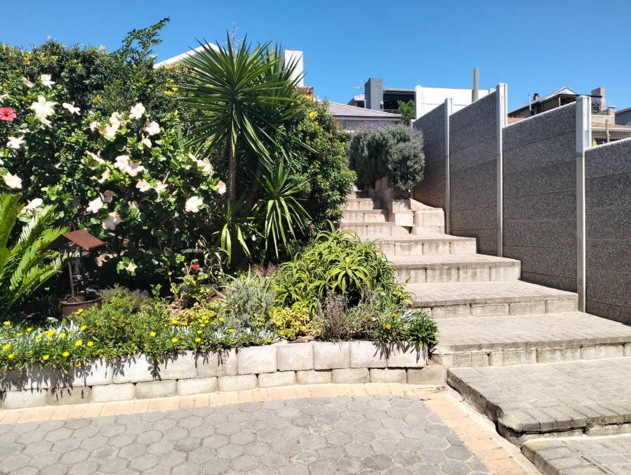 2 Bedroom Property for Sale in Reebok Western Cape